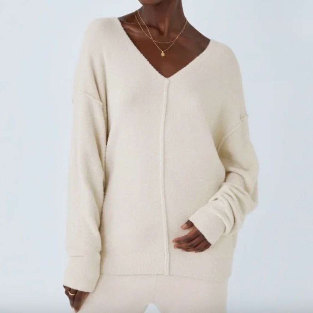 Wilfred Free Hush Knit V‑Neck Sweater – Relaxed + Effortlessly Chic
